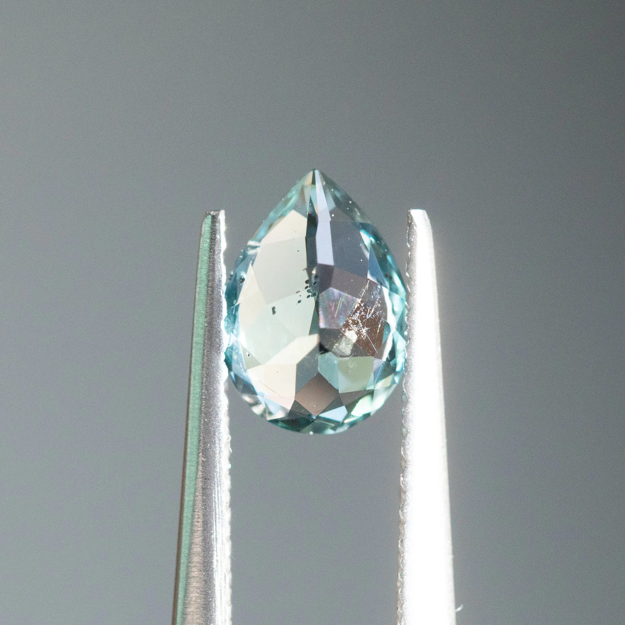 0.93CT PEAR TANZANIA SAPPHIRE, SEAFOAM TEAL BLUE, 7.00X5.10X3.63MM, UNTREATED