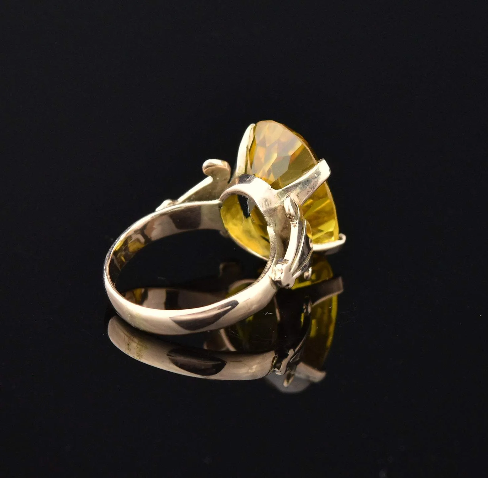 14K Gold Vintage Yellow Sapphire Ring