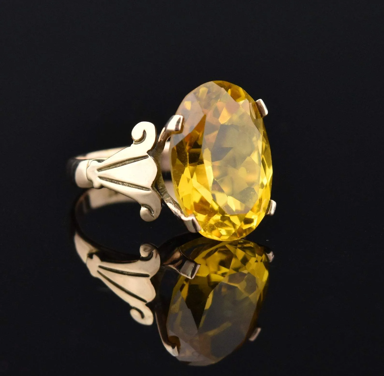 14K Gold Vintage Yellow Sapphire Ring