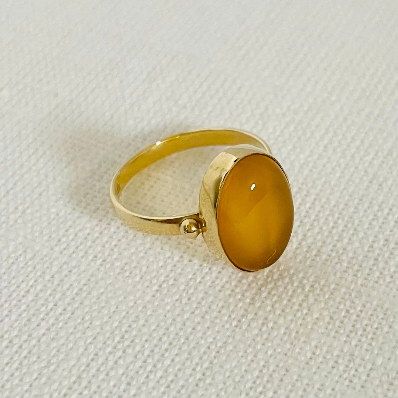 14k Vintage Chalcedony Cabochon Ring