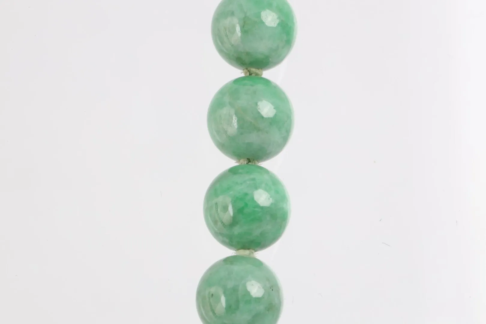 19.5" 14k Yellow Gold Jade Bead Necklace (62.48g.)