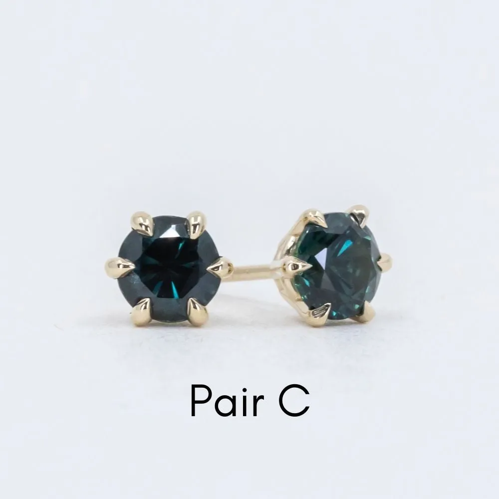 4.5-5mm Sapphire stud earrings in White, Yellow and Rose Gold