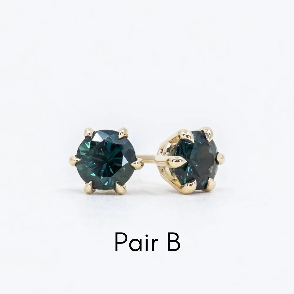 4.5-5mm Sapphire stud earrings in White, Yellow and Rose Gold