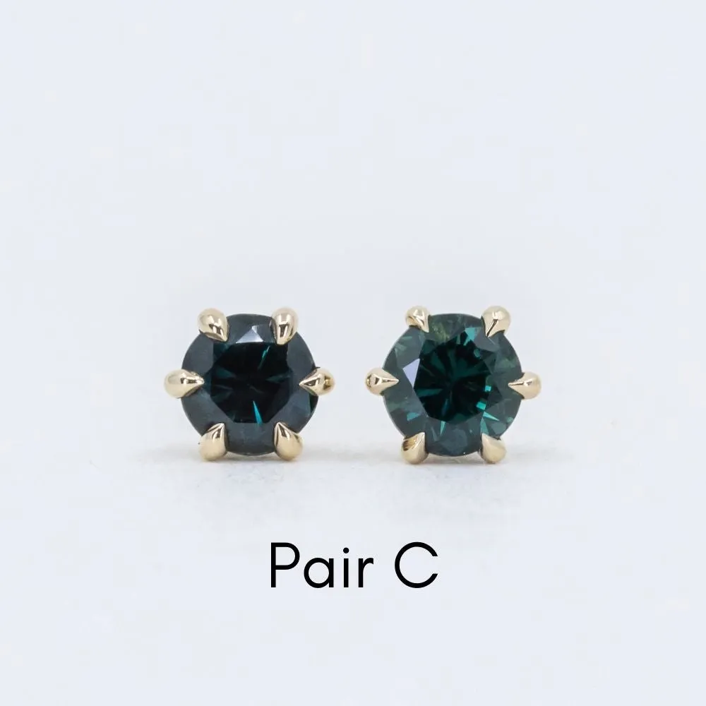 4.5-5mm Sapphire stud earrings in White, Yellow and Rose Gold