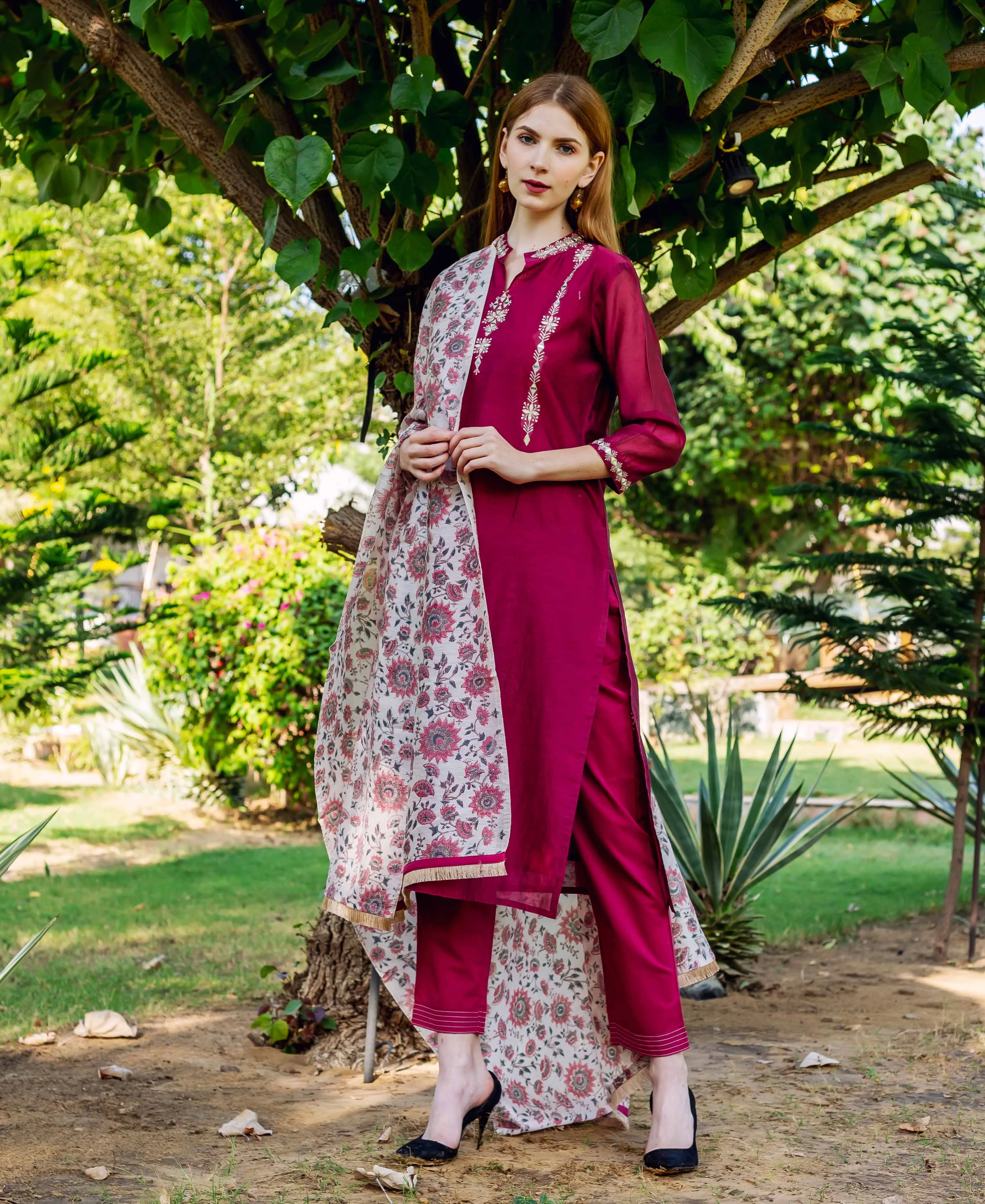 Aavya Maroon Embroidered Chanderi Straight Kurta