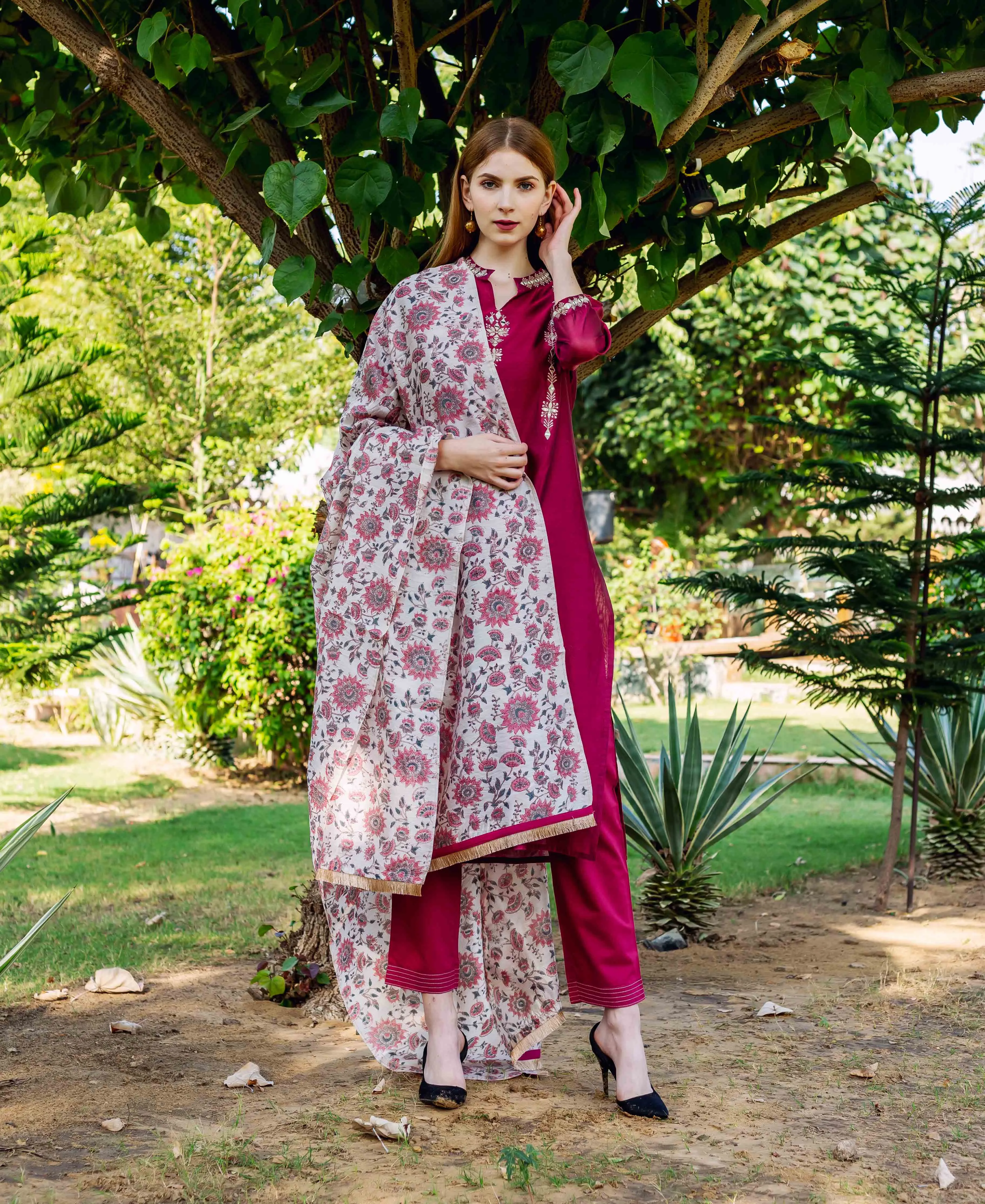 Aavya Maroon Embroidered Chanderi Straight Kurta