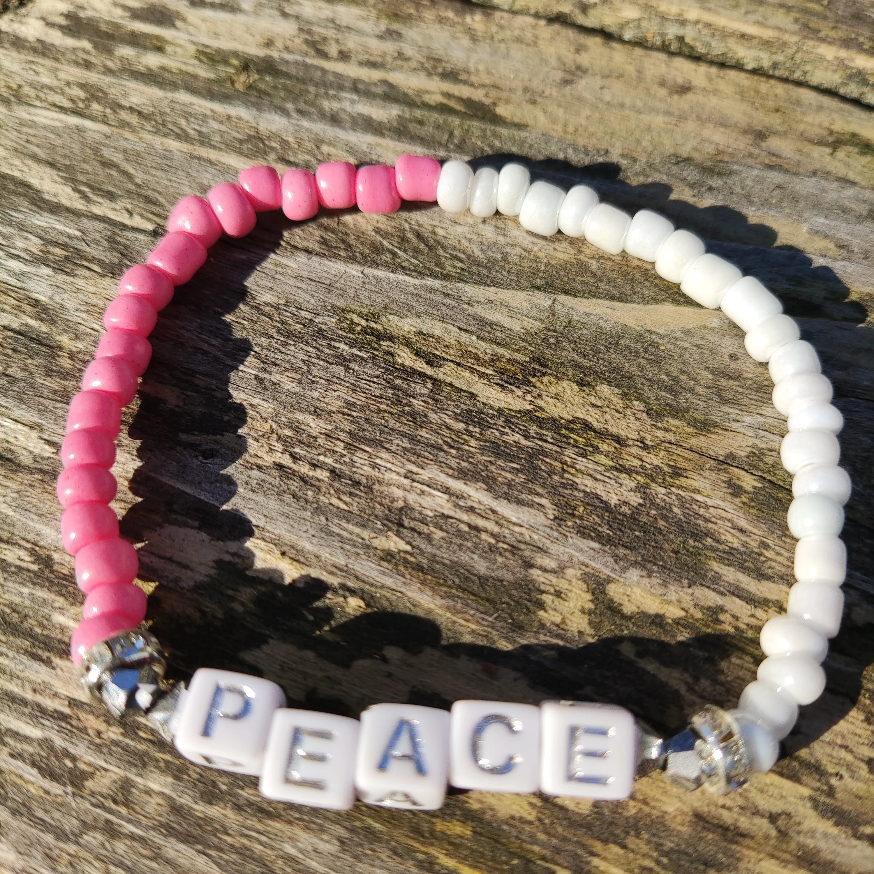 ARMBAND BOHO "PEACE" WEISS/SILBER PINK