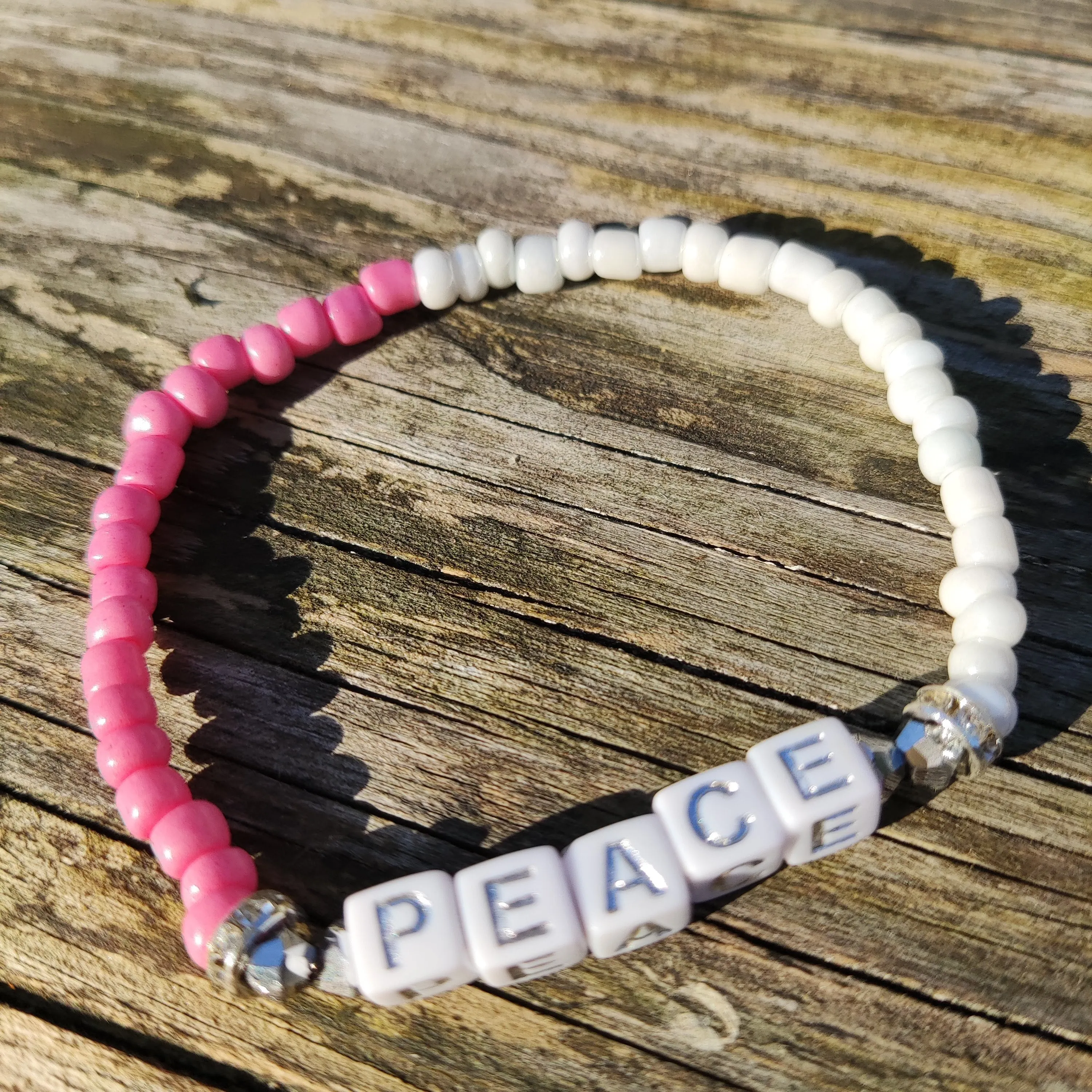 ARMBAND BOHO "PEACE" WEISS/SILBER PINK