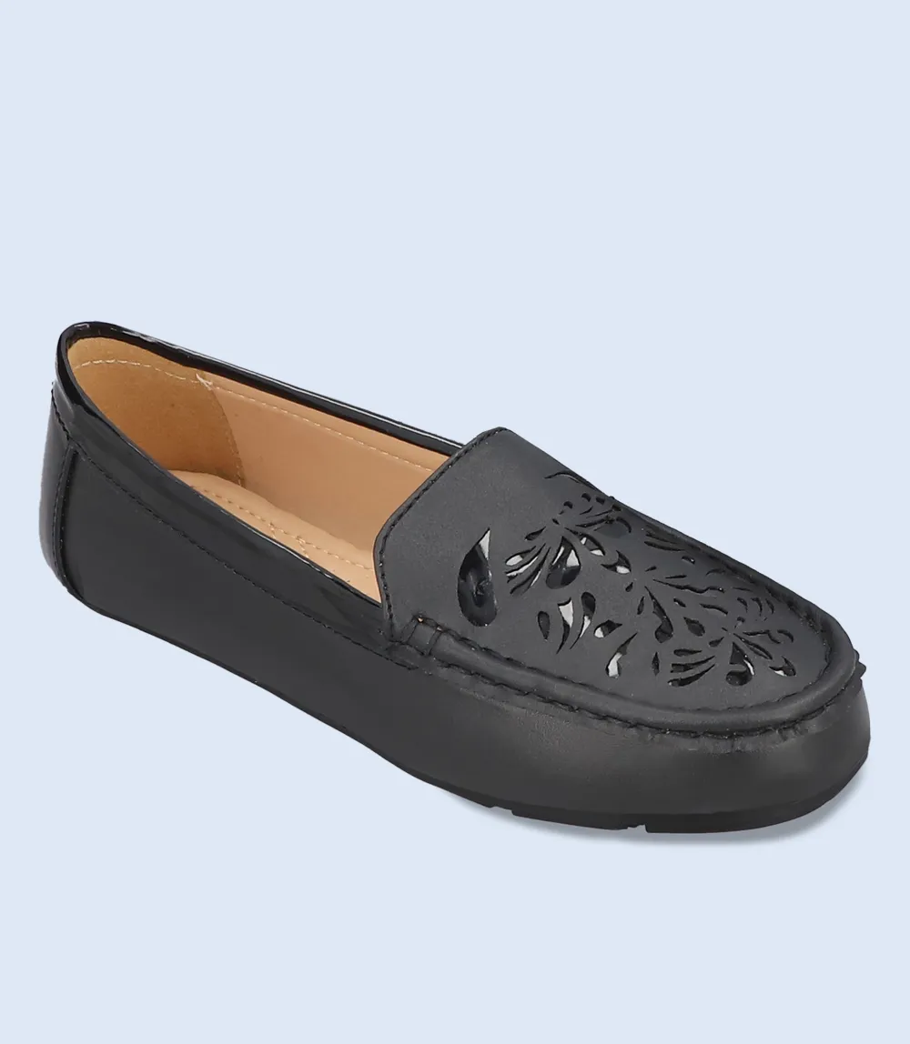 BW8598-BLACK-Women Comfort Moccasins