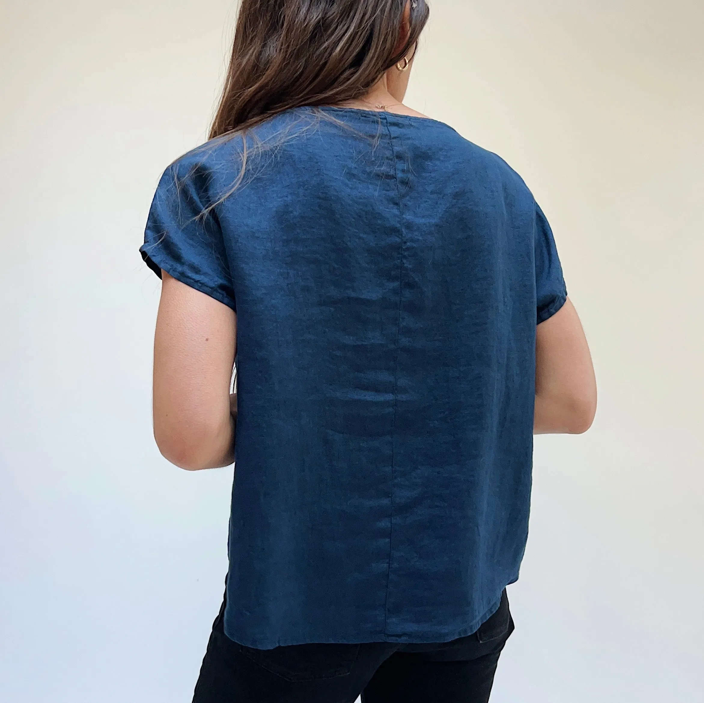 Cut Loose | High Low Linen Tee in Ink Jet