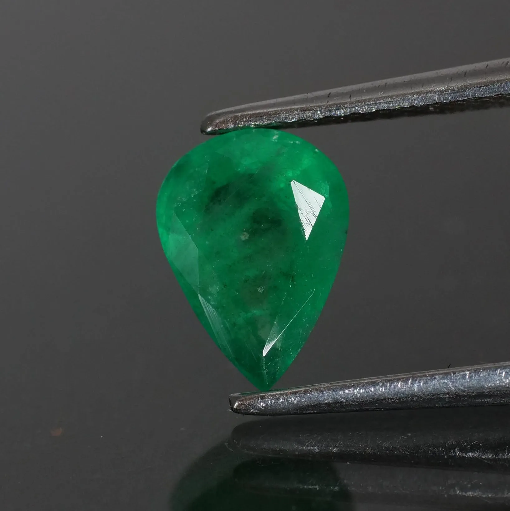 Emerald | natural, deep green, 8x6mm, AAAA quality, Zambia *0.9ct