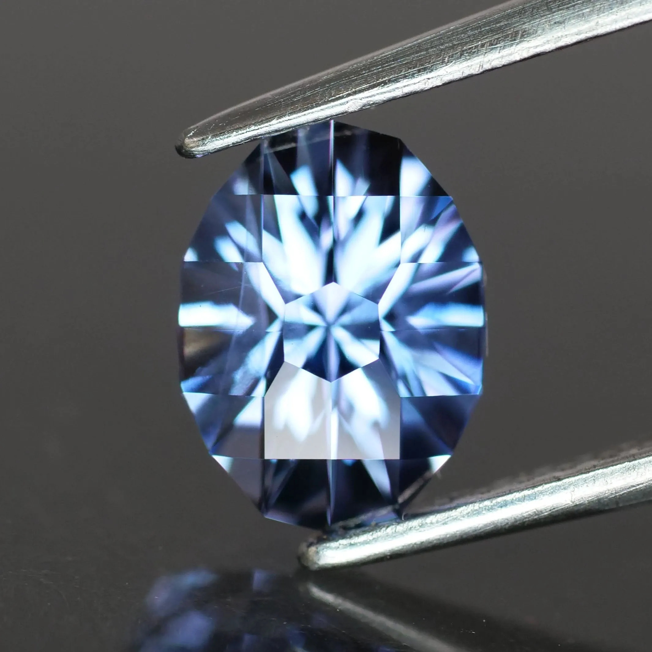 Indigo Blue Spinel | natural, precision cut 8x6 mm, VVS, 1.40ct