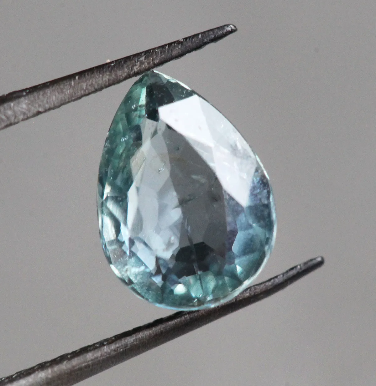 Loose 2.34 Ct Pear Mint Green Sapphire