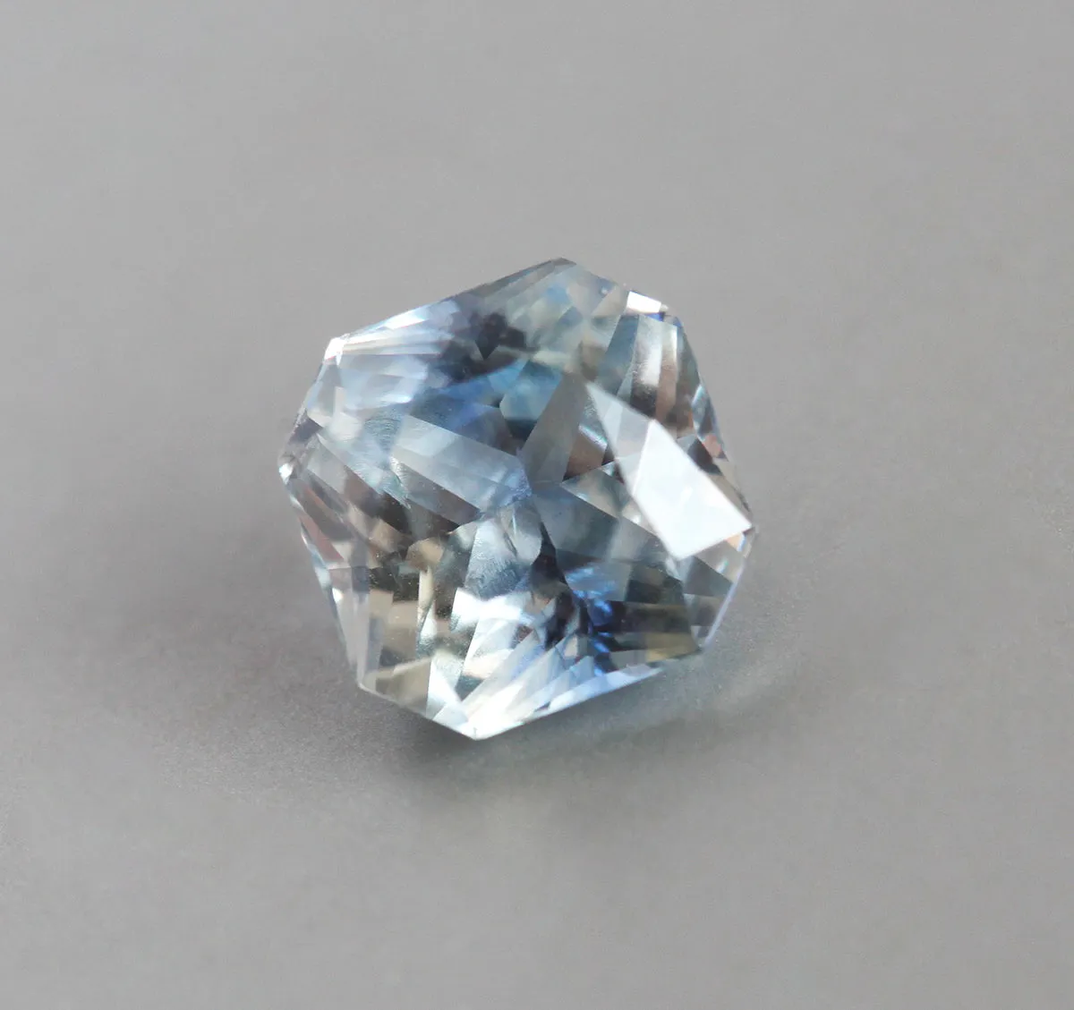 Loose 3.19 Ct Octagon Blue And Yellow Sapphire