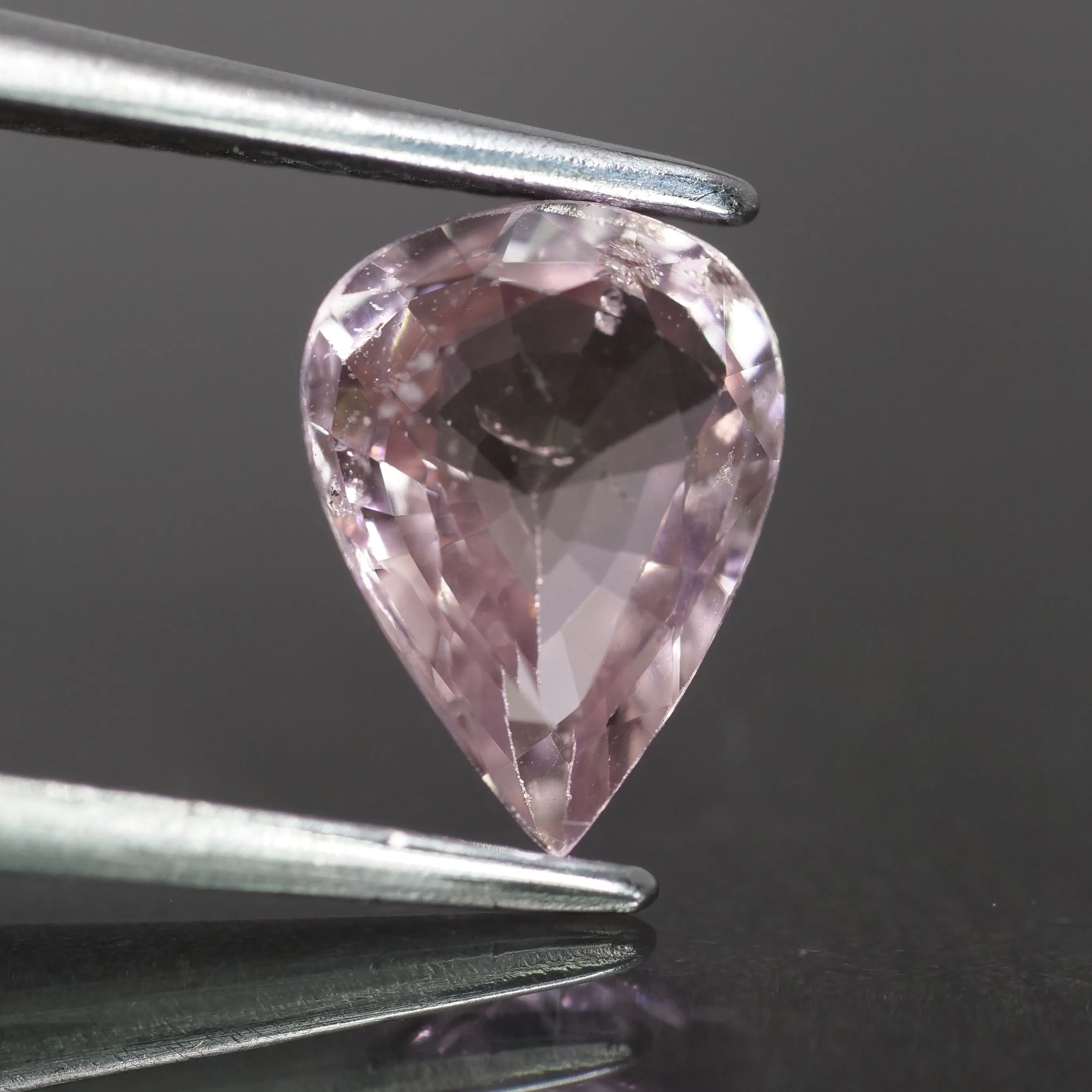 Pink Sapphire | IGI certified | natural, pear cut 8x6* mm, SI1, 1.27 ct