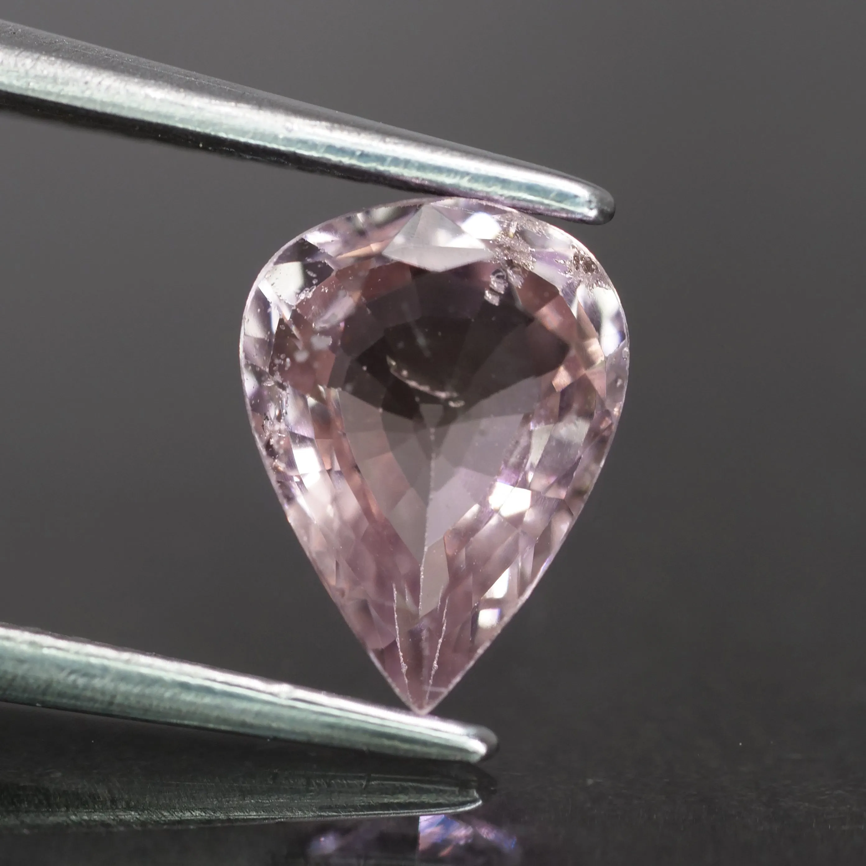 Pink Sapphire | IGI certified | natural, pear cut 8x6* mm, SI1, 1.27 ct