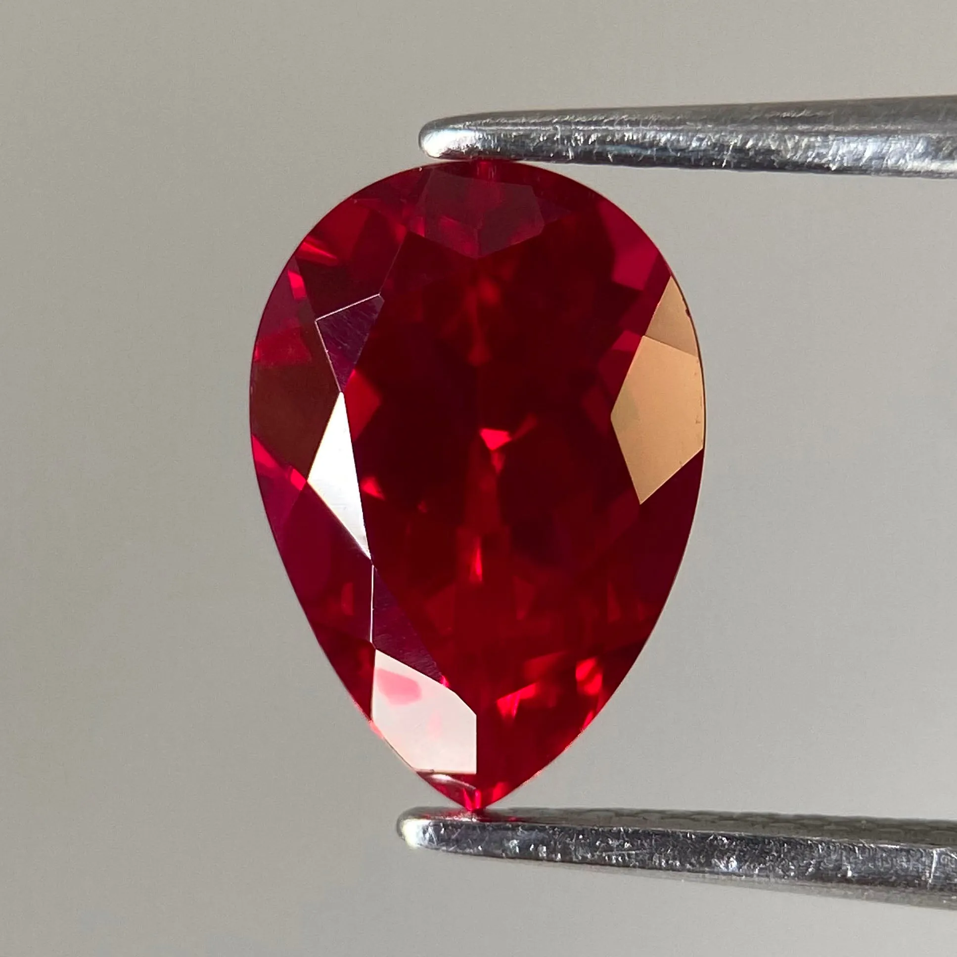 Ruby | IGI certified | Lab created, pear cut 10x7 mm, *2.60 ct