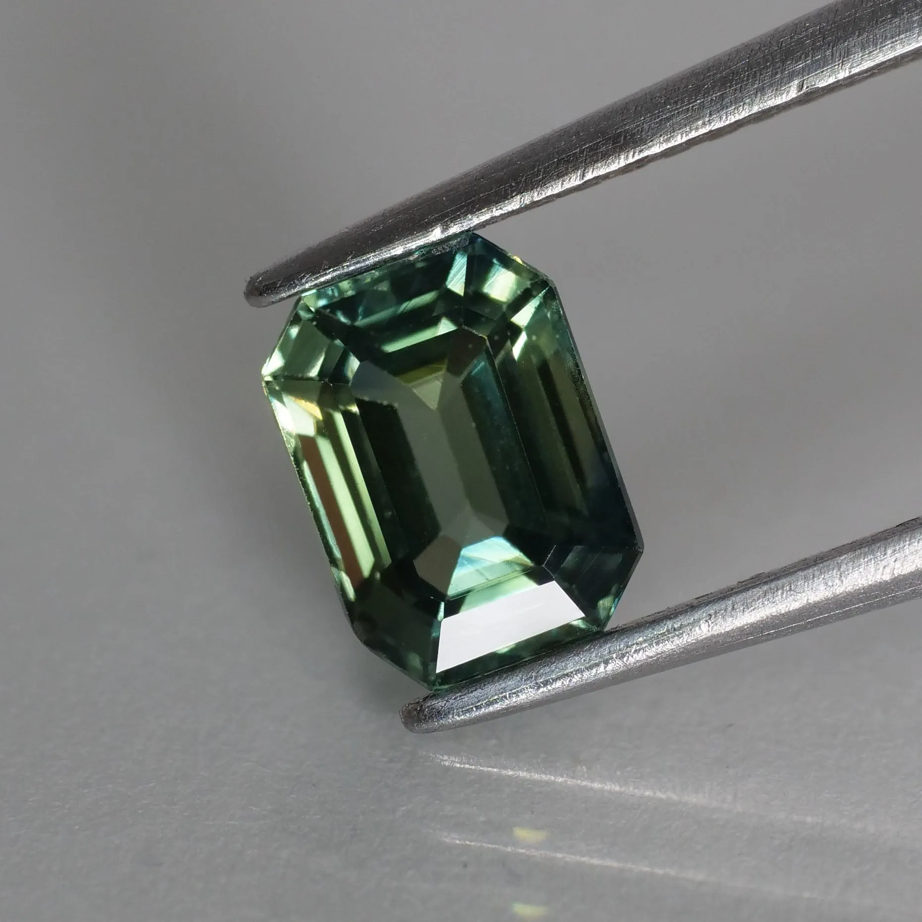 Sapphire greenish blue | IGI certified | emerald cut, VS *7x5mm 1.49ct