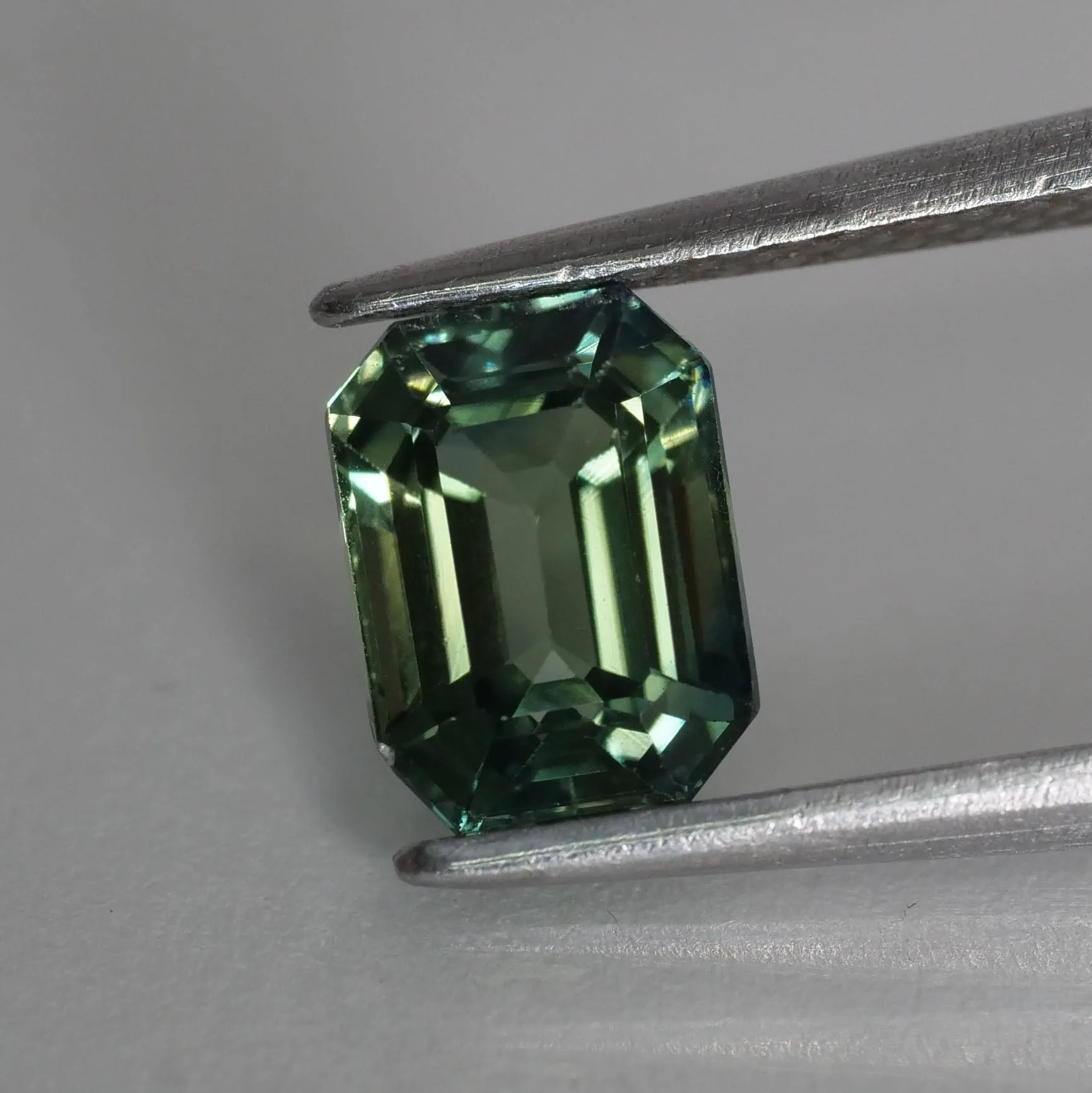 Sapphire greenish blue | IGI certified | emerald cut, VS *7x5mm 1.49ct