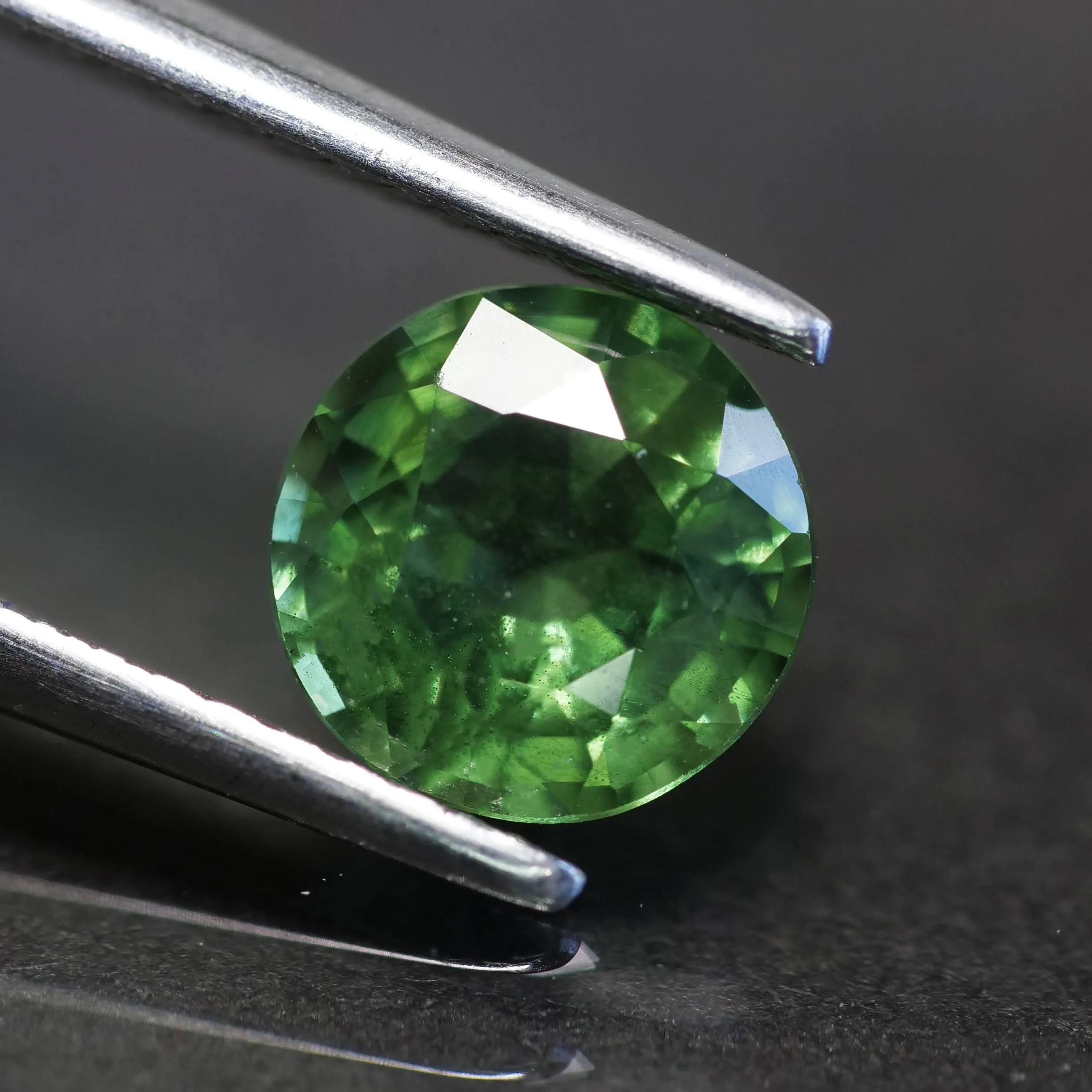 Sapphire | natural, green, round cut 6mm, 1 ct, Thailand