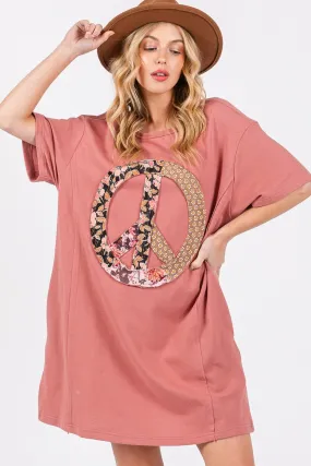 Sunset Vacation Plus Size Peace Sign Applique Short Sleeve Tee Dress