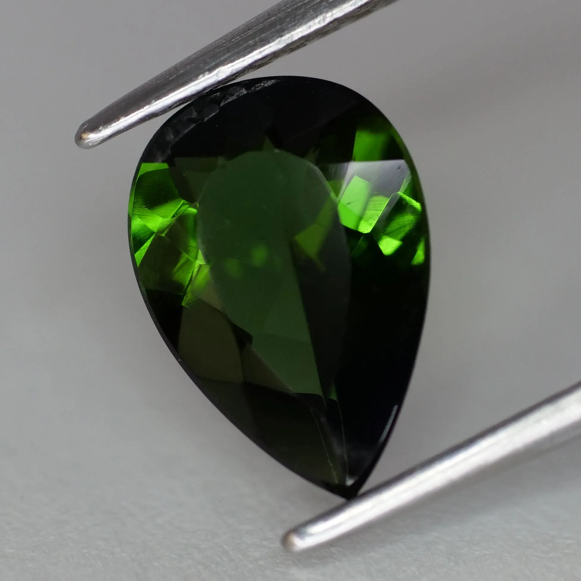 Tourmaline | green color, pear cut 9x6.5* mm, *1.2 ct, VS