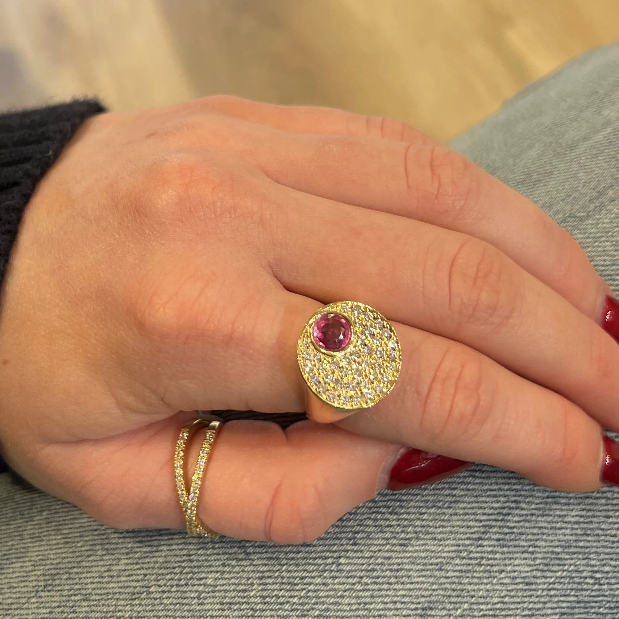 WD1074 14kt Diamond and Pink Sapphire Signet Ring